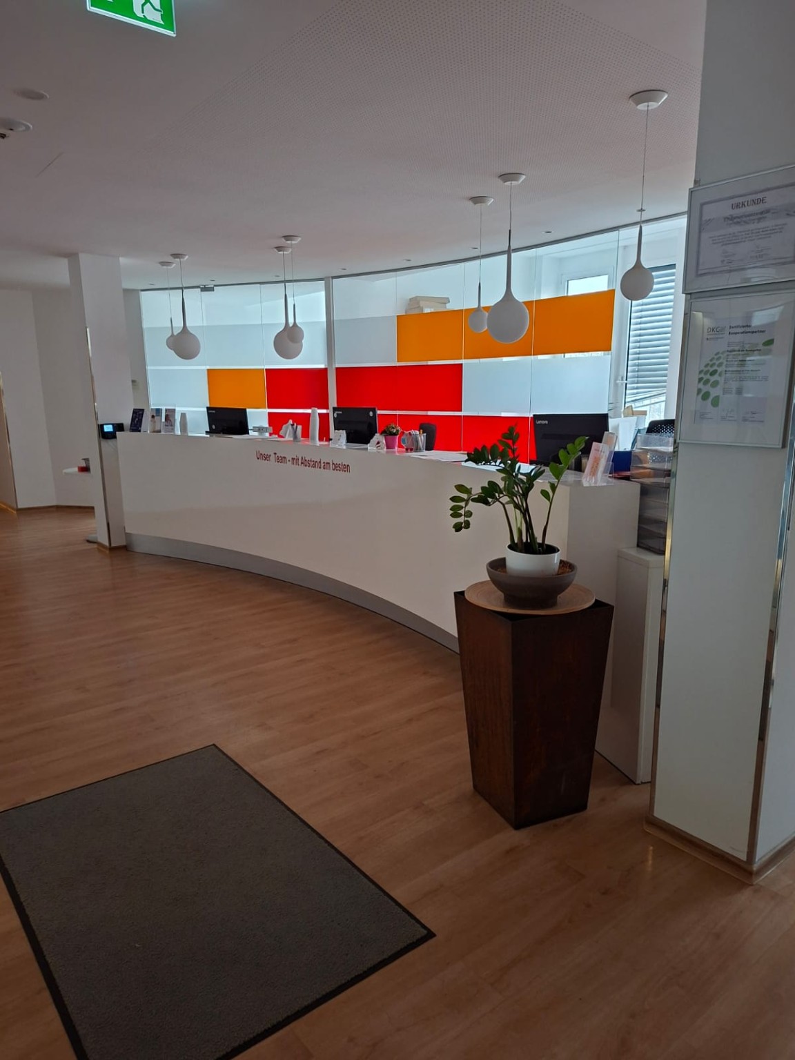 Empfangsbereich der Praxisklinik am Rosengarten Mannheim